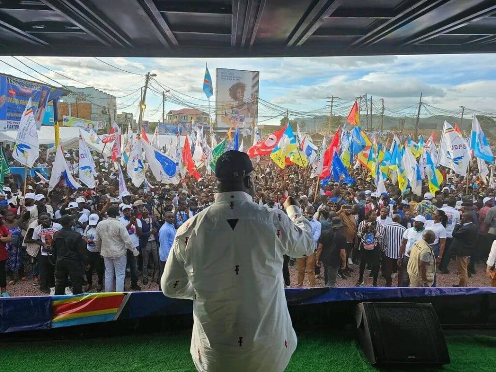 Présidentielle de 2023 : « Le dollar va baisser, faites-moi confiance. C’est un problème de quelques jours » (Félix Tshisekedi aux habitants de Kimpese)