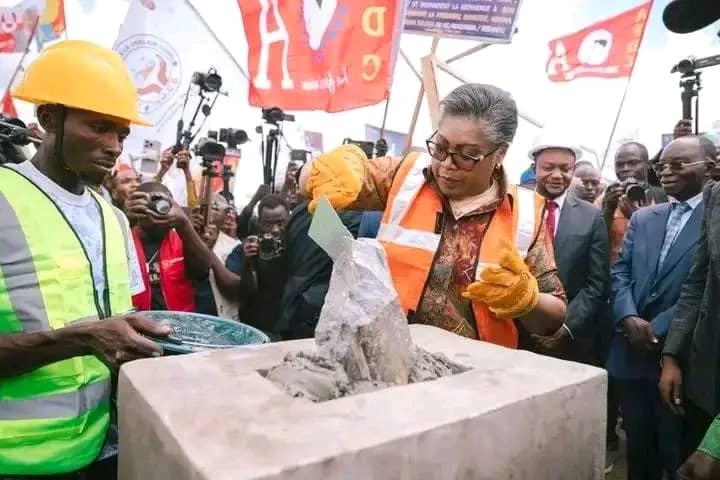 Kongo-central : Judith Suminwa donne le go des travaux de construction des cliniques universitaires de l’UK