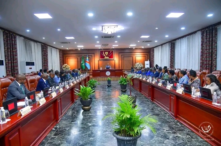 Lutte contre la criminalité en RDC : Le gouvernement veut rendre obligatoire l’identification des abonnés à l’acquisition d’une carte SIM